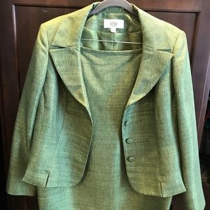 Le Suit two piece skirt suit